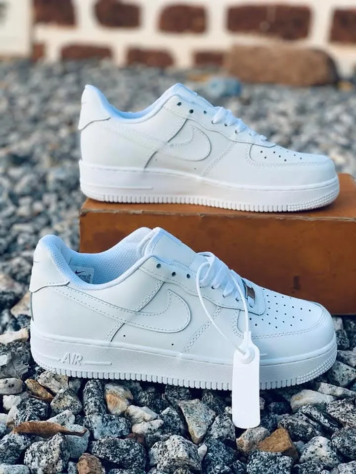 Air force one Blanc/Noir en vente sur NeoShop Burkina Faso