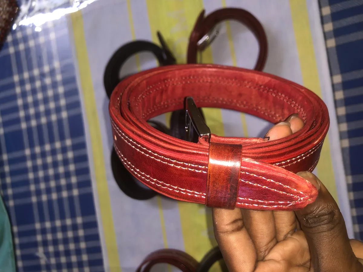 Ceinture en cuire - Nous vous présentons des ceintures en cuires disponible à bobo livraison partout à bobo , ces ceintu en vente sur NeoShop Burkina Faso