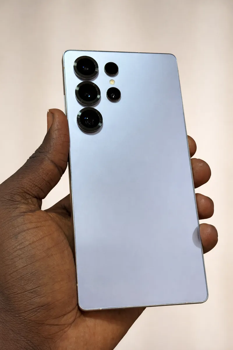 Samsung Galaxy s24 ultra 5G 512 GB et 12 G de ram - Etat :10/10 en vente sur NeoShop Burkina Faso